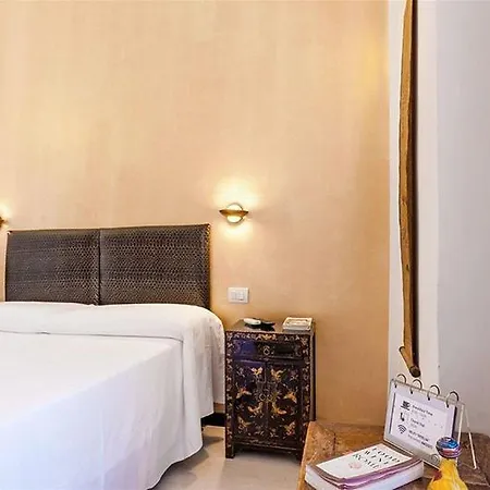 Couette-café Gli Scipioni 5*